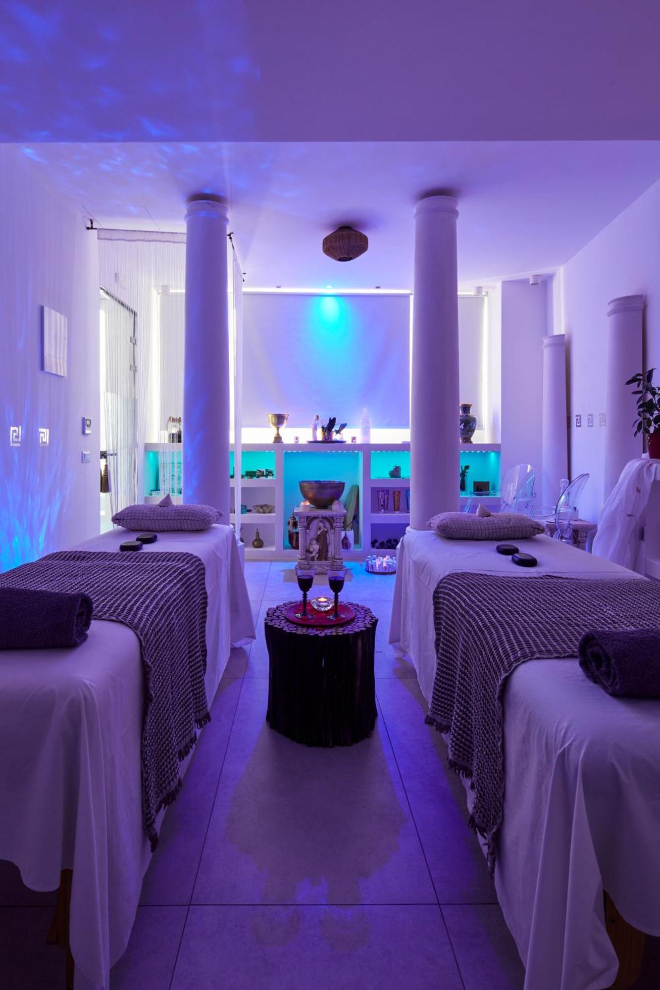 Adorno Oia Hotel Екстериор снимка