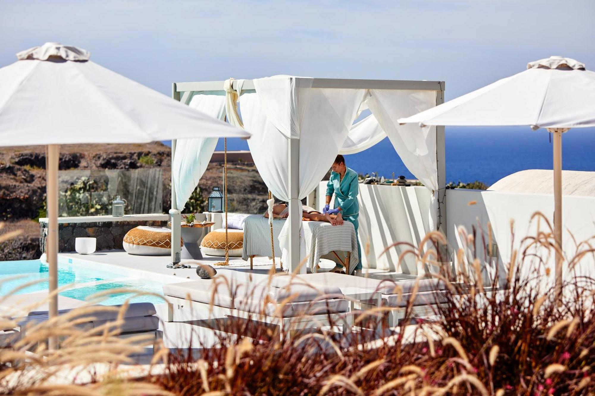 Adorno Oia Hotel Екстериор снимка