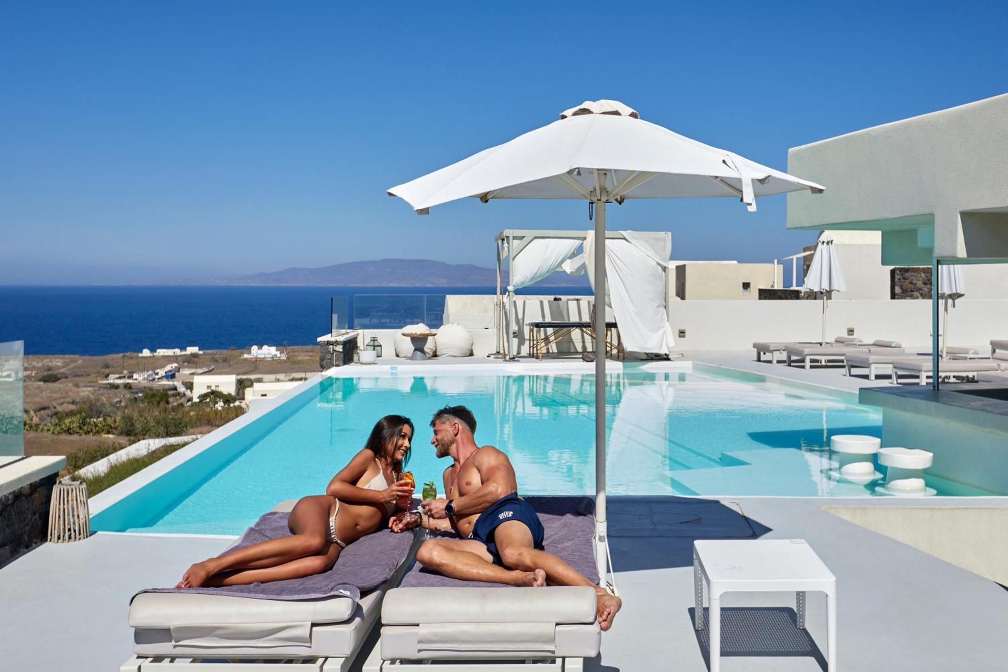 Adorno Oia Hotel Екстериор снимка