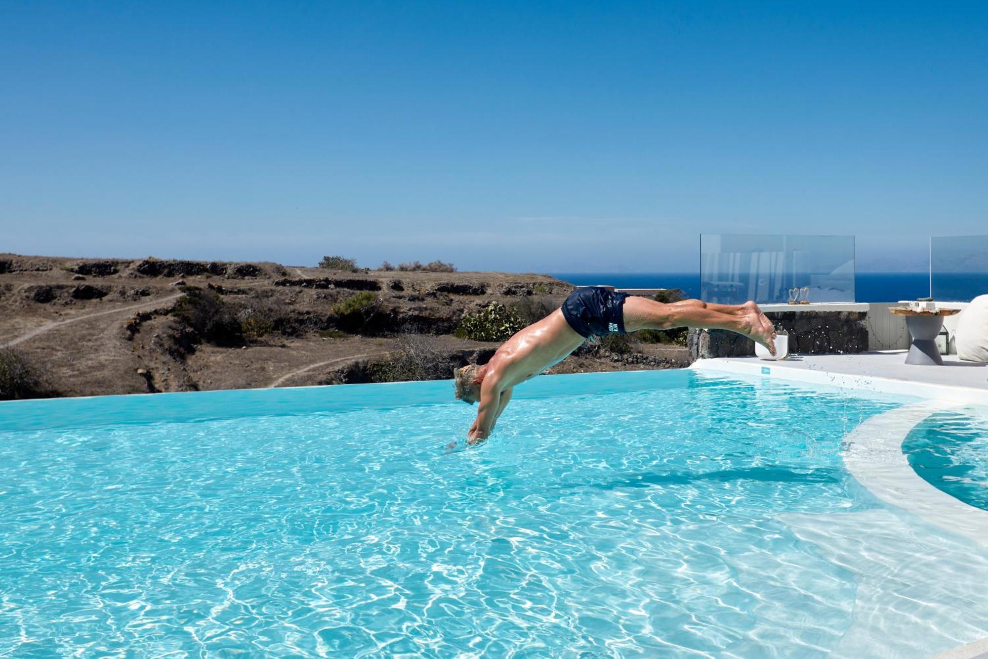 Adorno Oia Hotel Екстериор снимка