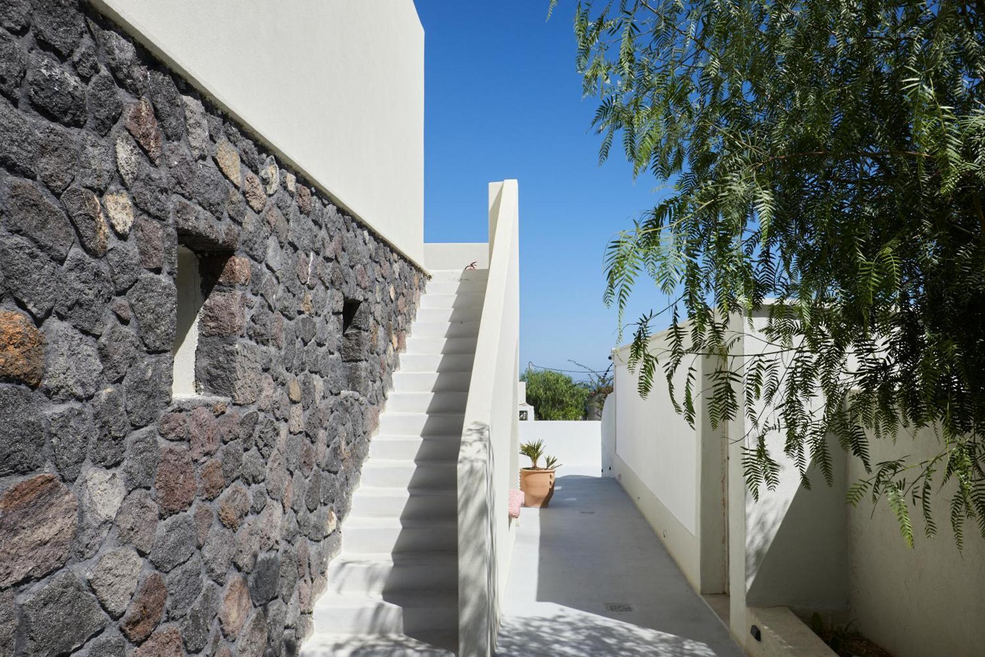 Adorno Oia Hotel Екстериор снимка