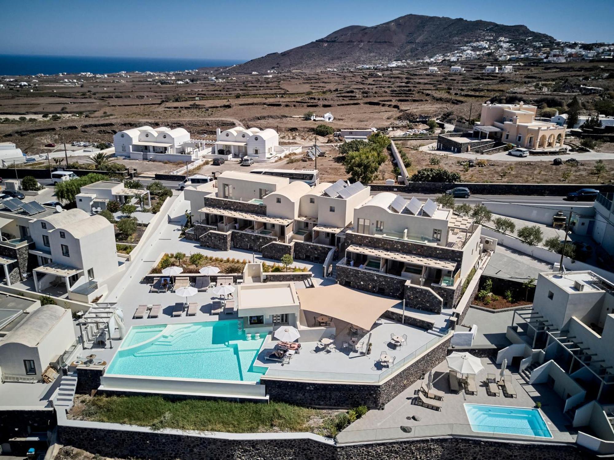 Adorno Oia Hotel Екстериор снимка