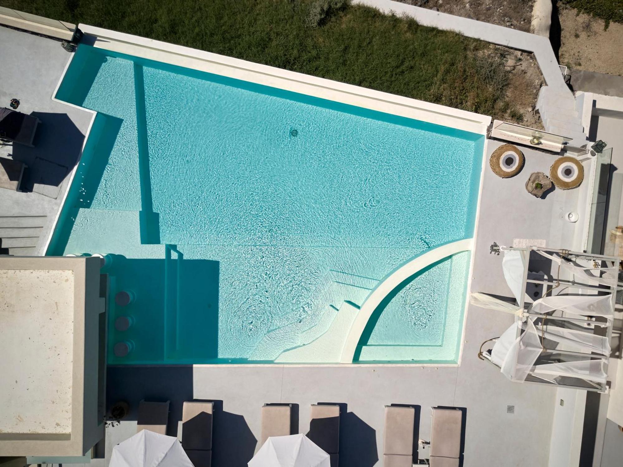 Adorno Oia Hotel Екстериор снимка