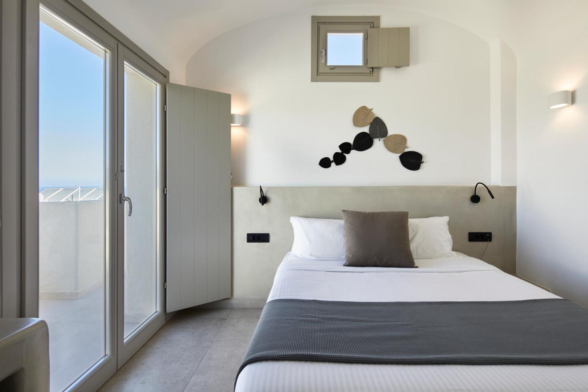 Adorno Oia Hotel Екстериор снимка