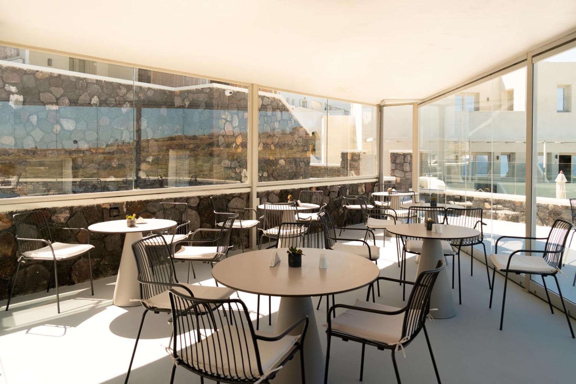 Adorno Oia Hotel Екстериор снимка
